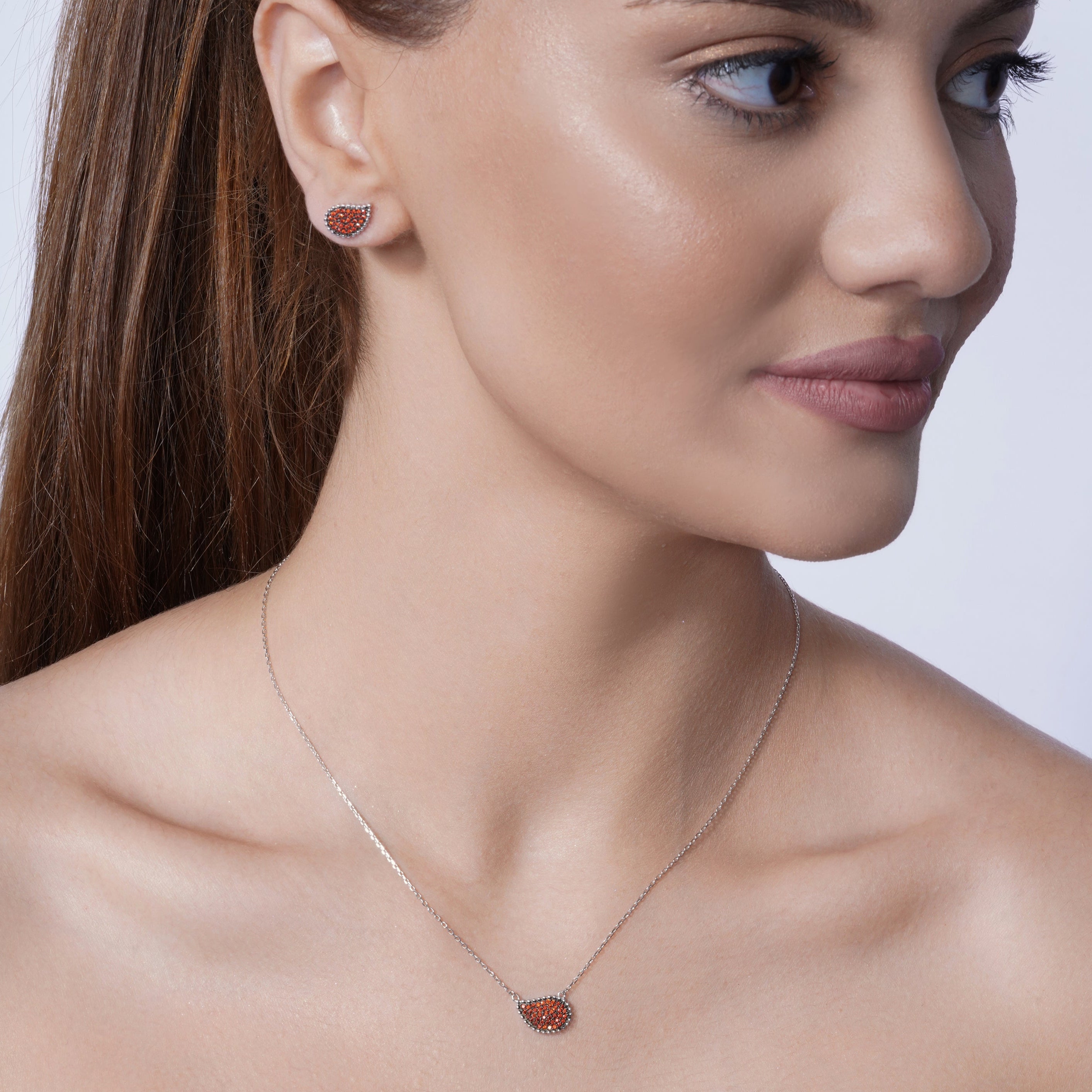 Conjunto de lágrima con circonitas incrustadas de colores en plata de ley 925 rodiada - BGS00605