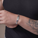 Pulsera de identificación de plata de ley 925 con borde texturizado de 7,8 mm - CDIB00028