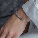 Pulsera de barra de lazo de plata de ley 925 rodiada - DIB00071RH