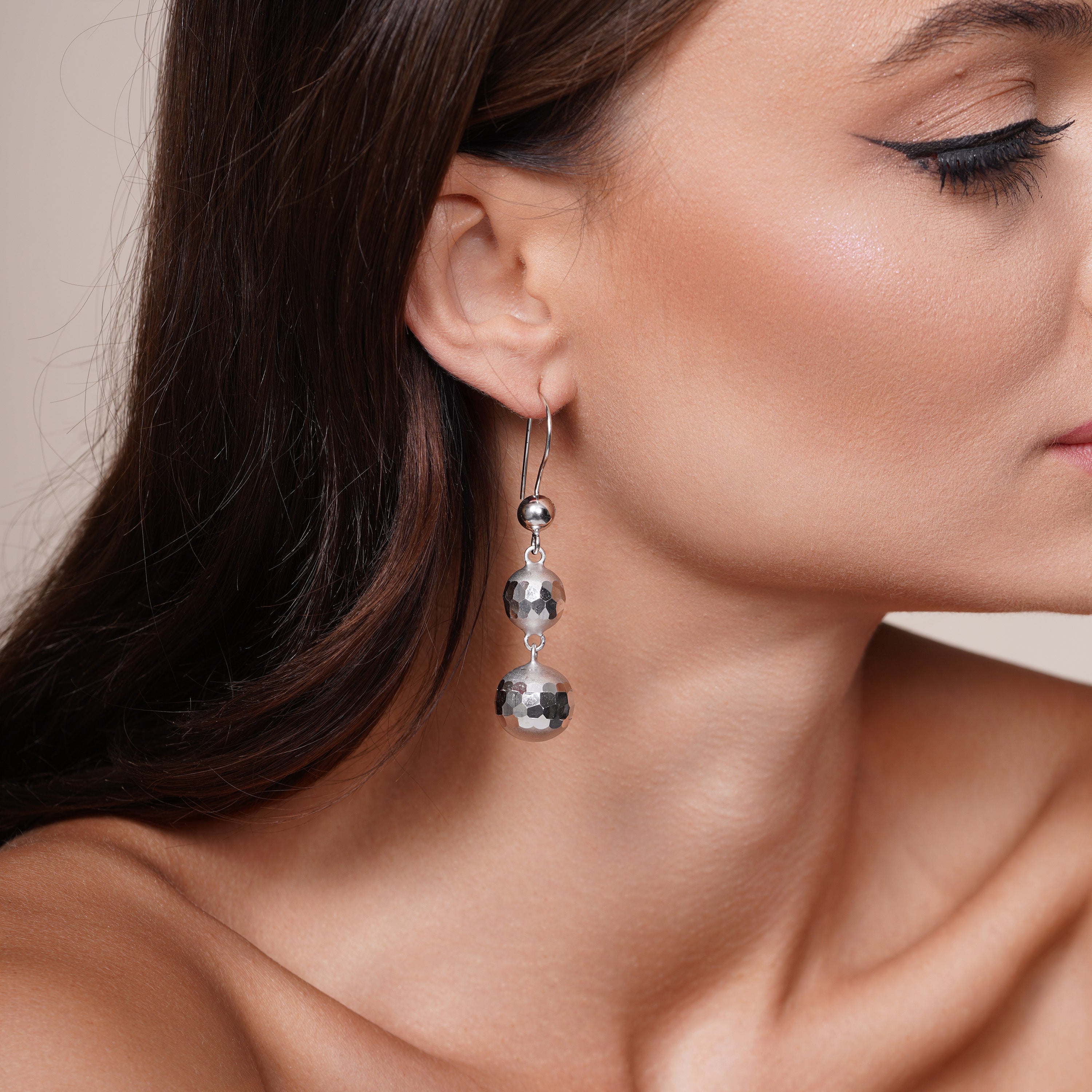 Rhodium Plated 925 Sterling Silver Graduated Round Faceted Bead Earrings - DSE00075