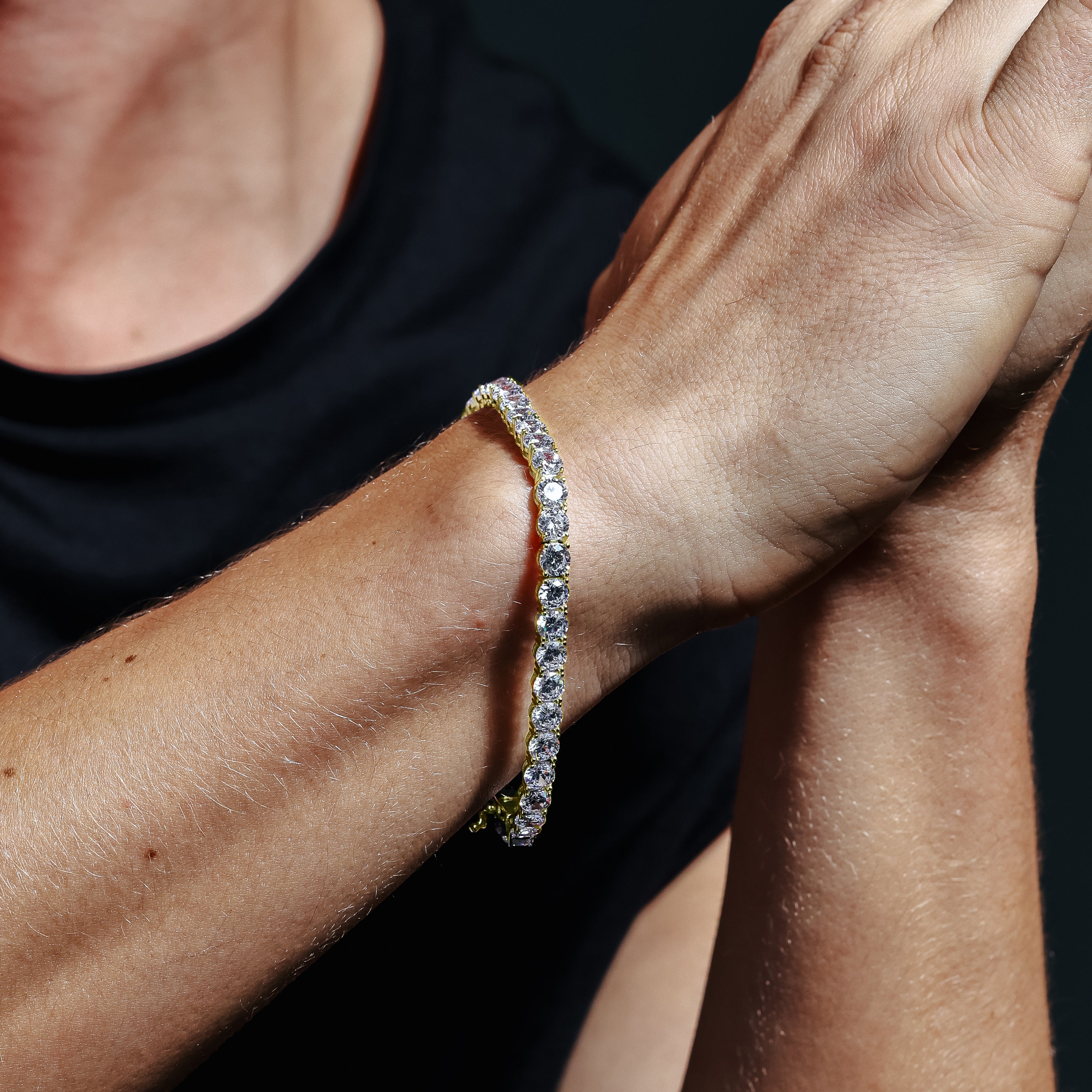 Pulsera de tenis de plata de ley 925 bañada en oro con circonitas redondas de 5 mm - GMB00087GP