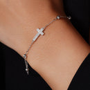 Pulsera ajustable de plata de ley 925 rodiada de 7,6 mm x 13,2 mm con corte de diamante en forma de cruz y circonitas transparentes - GMB00160