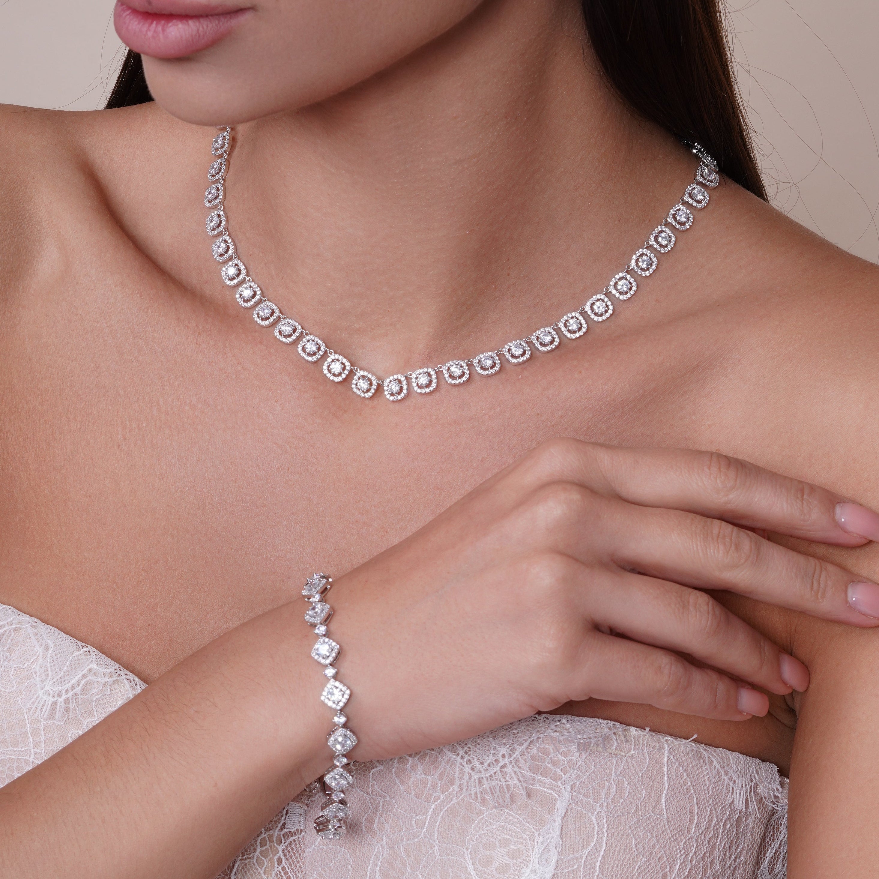 Collar de tenis redondo con circonitas cúbicas múltiples de plata de ley 925 rodiada (7,4 mm) - GMN00194