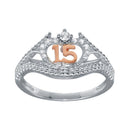 Anillo de plata de ley 925 rodiada con circonitas cúbicas de dos tonos y flor de quinceañera - GMR00302RHR