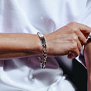 Pulsera Figaro 300 plana con identificación grabable de plata de ley 925 pulida de 10,9 mm - ID-FIG300