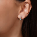 Pendiente de botón de plata de ley rodiada con doble banda de 4,5 mm x 21 mm - GME00131