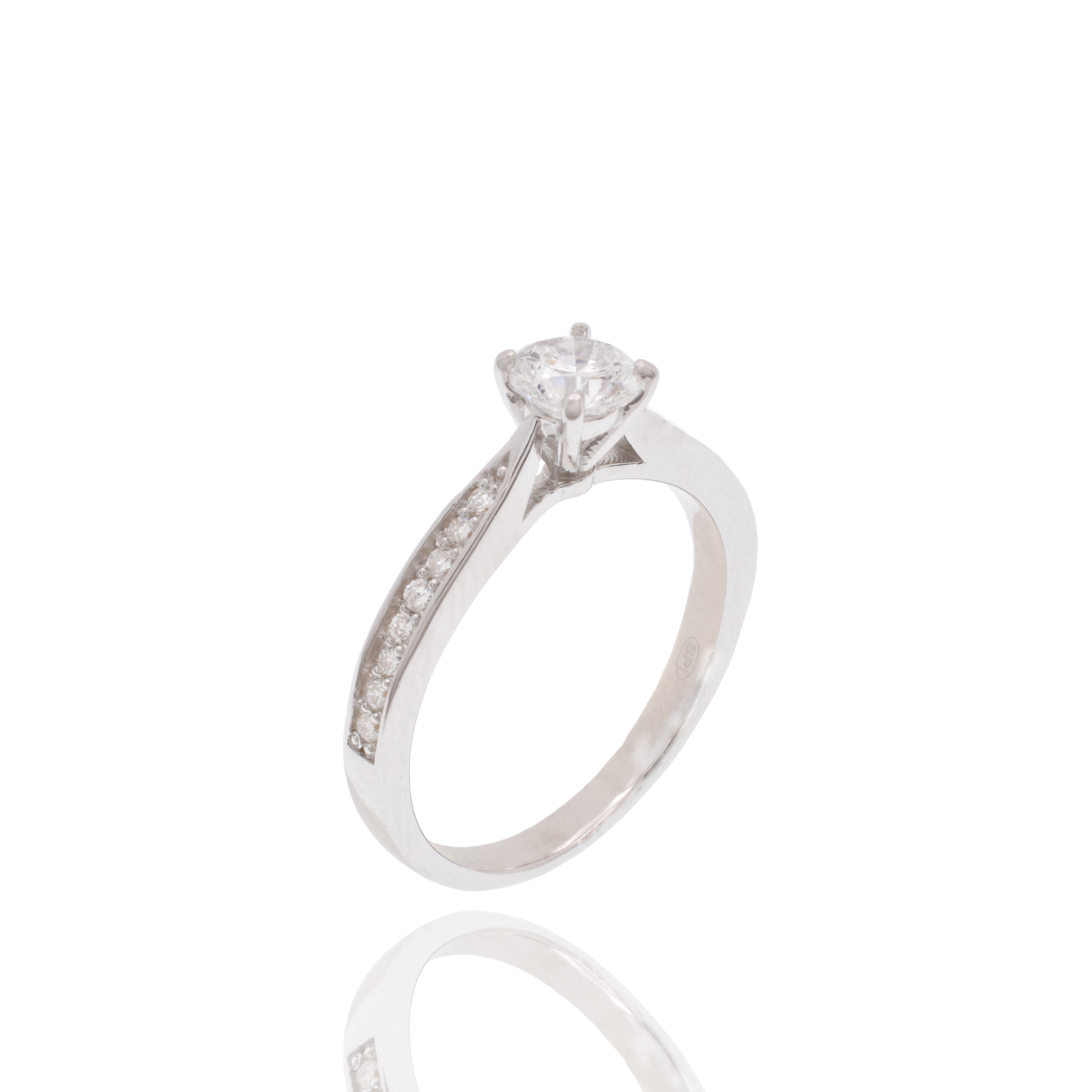 Anillo de compromiso solitario de plata de ley 925 rodiada con pavé de diamantes redondos de 5 mm cultivados en laboratorio - LGMR00005