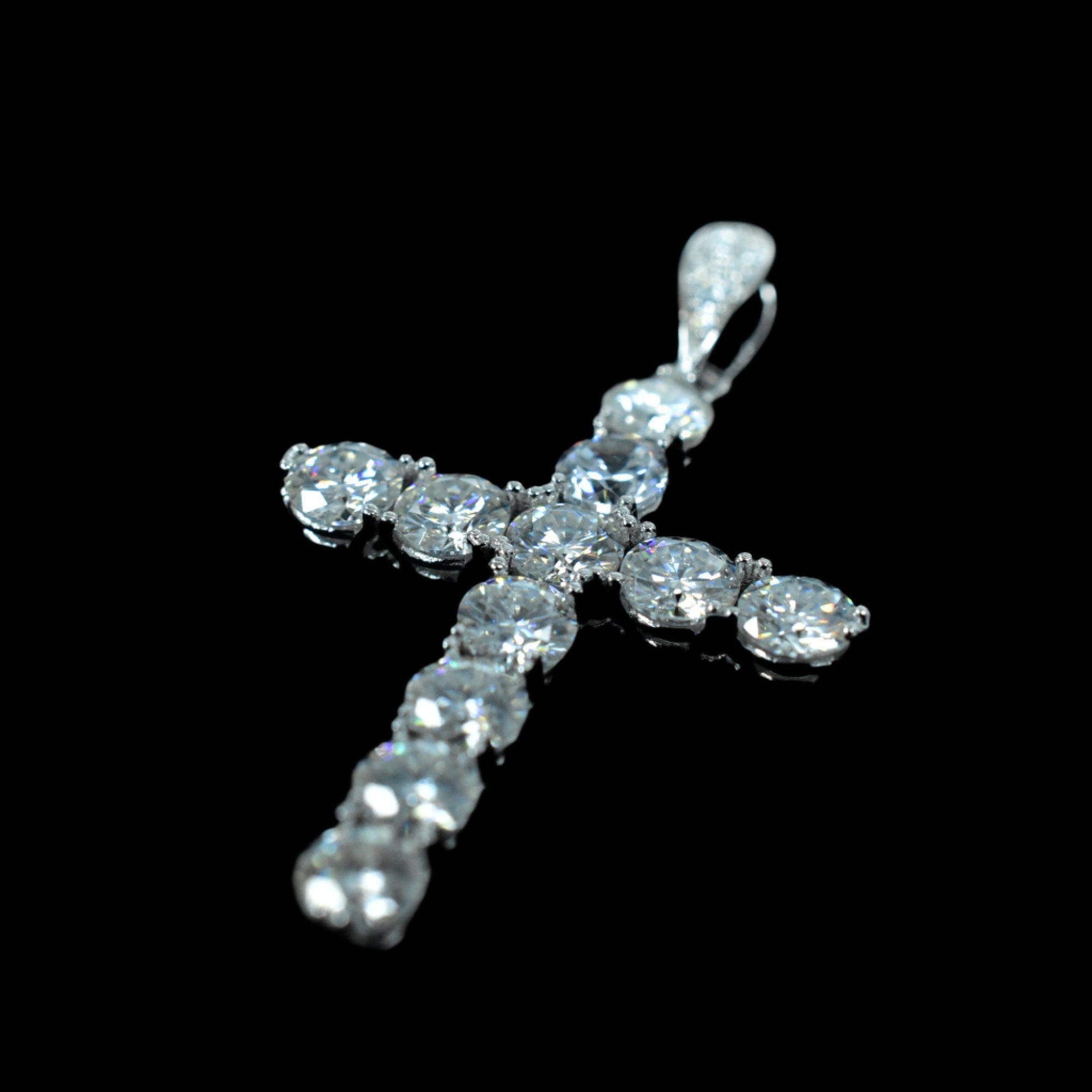 Colgante de cruz de moissanita en plata de ley 925 rodiada - MGMP00173