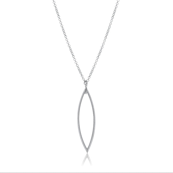 Collar colgante de almendra grande tallada en plata de ley 925 rodiada - SPN00032