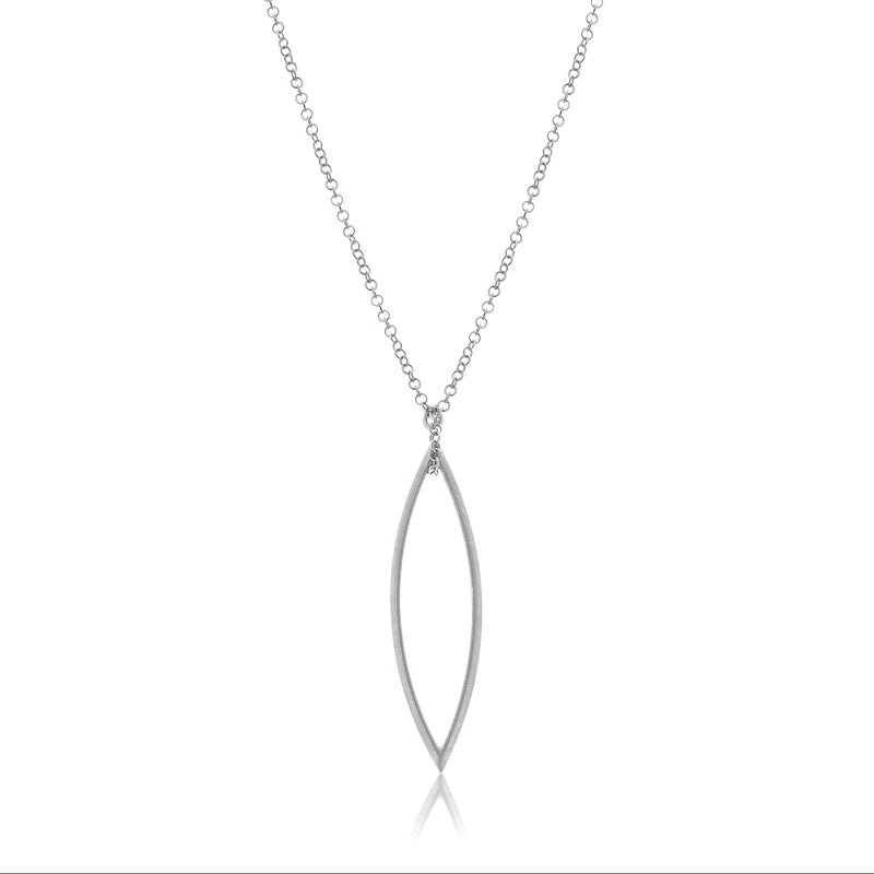 Collar colgante de almendra grande tallada en plata de ley 925 rodiada - SPN00032