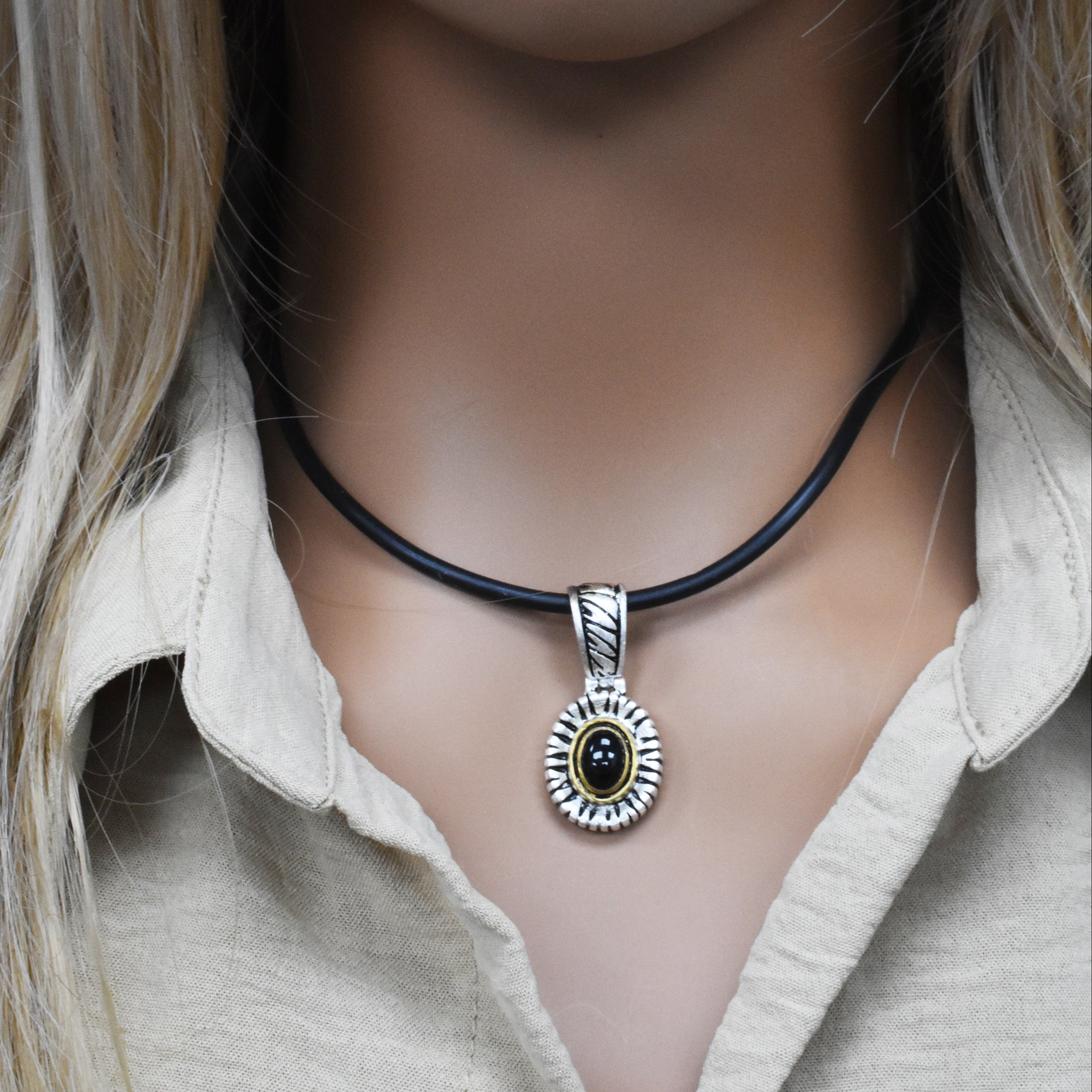 Clearance-Two-Tone 925 Sterling Silver Matte Finish  Oval Disc Onyx Stone Pendant - SPP00009