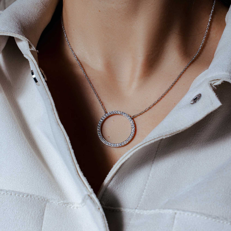 Collar de círculo abierto chapado en rodio con circonita transparente de plata 925, 27 mm - STP00418