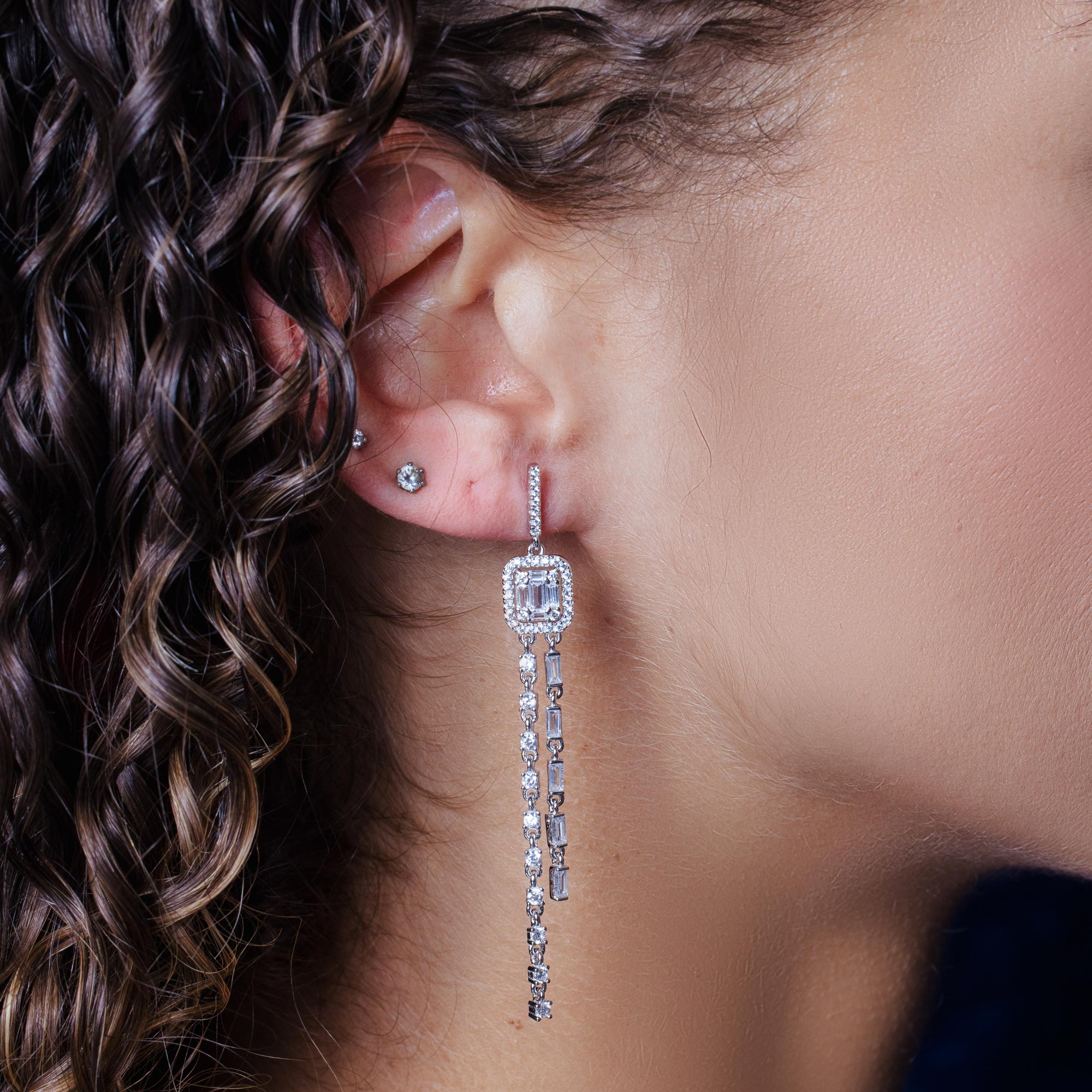 Pendientes colgantes de circonita cúbica de plata de ley 925 rodiada - BGE00744