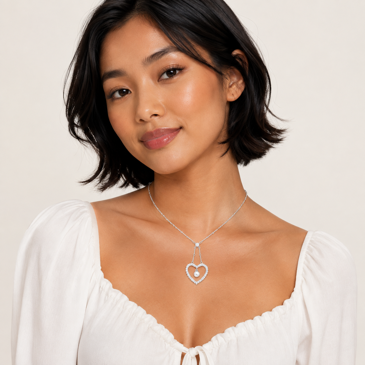 Collar con colgante de corazón de perla rodiada y circonitas transparentes en plata 925 (Liquidación) - BGP00026