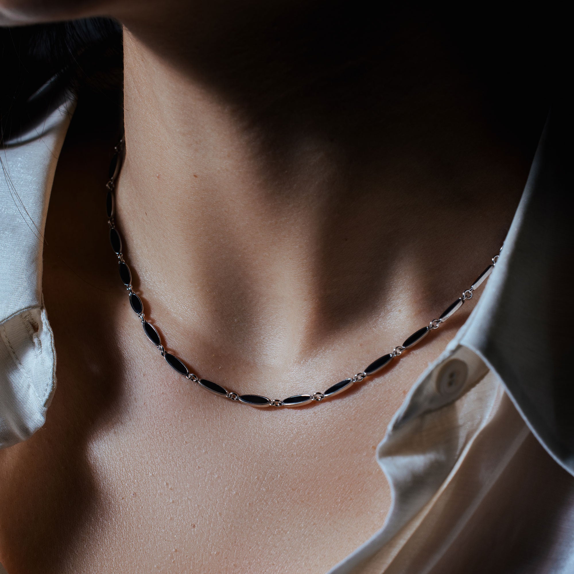 Collar de eslabones de ojo de gato con ónix y plata de ley 925 rodiada - BGP01484
