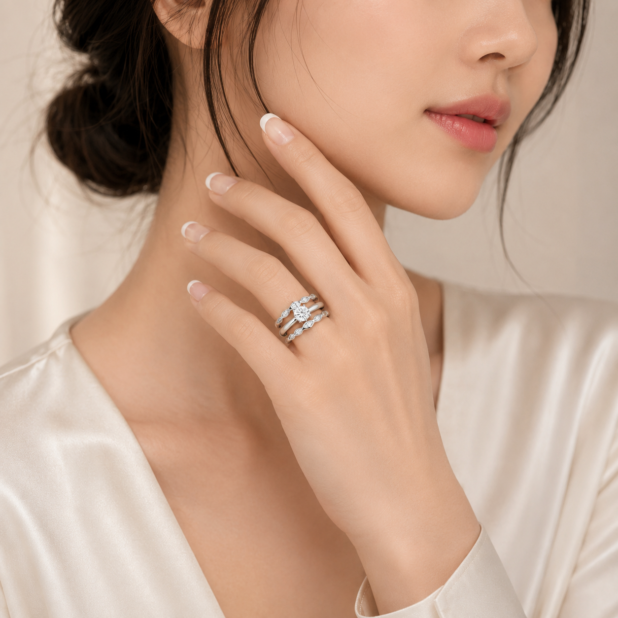 Juego de anillos de novia con circonita central redonda transparente bañada en rodio de plata 925 - BGR00507