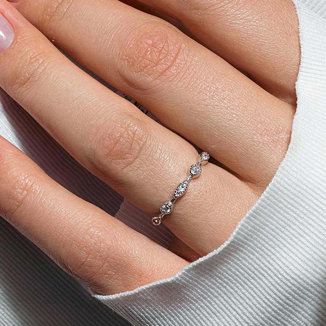 Anillo de plata 925 chapado en rodio con circonita transparente de múltiples formas - BGR00855