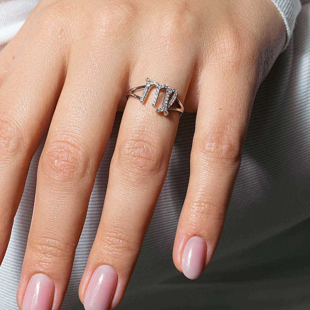 Anillo de plata de ley 925 rodiada con circonita cúbica y signo del zodiaco Virgo - BGR01322