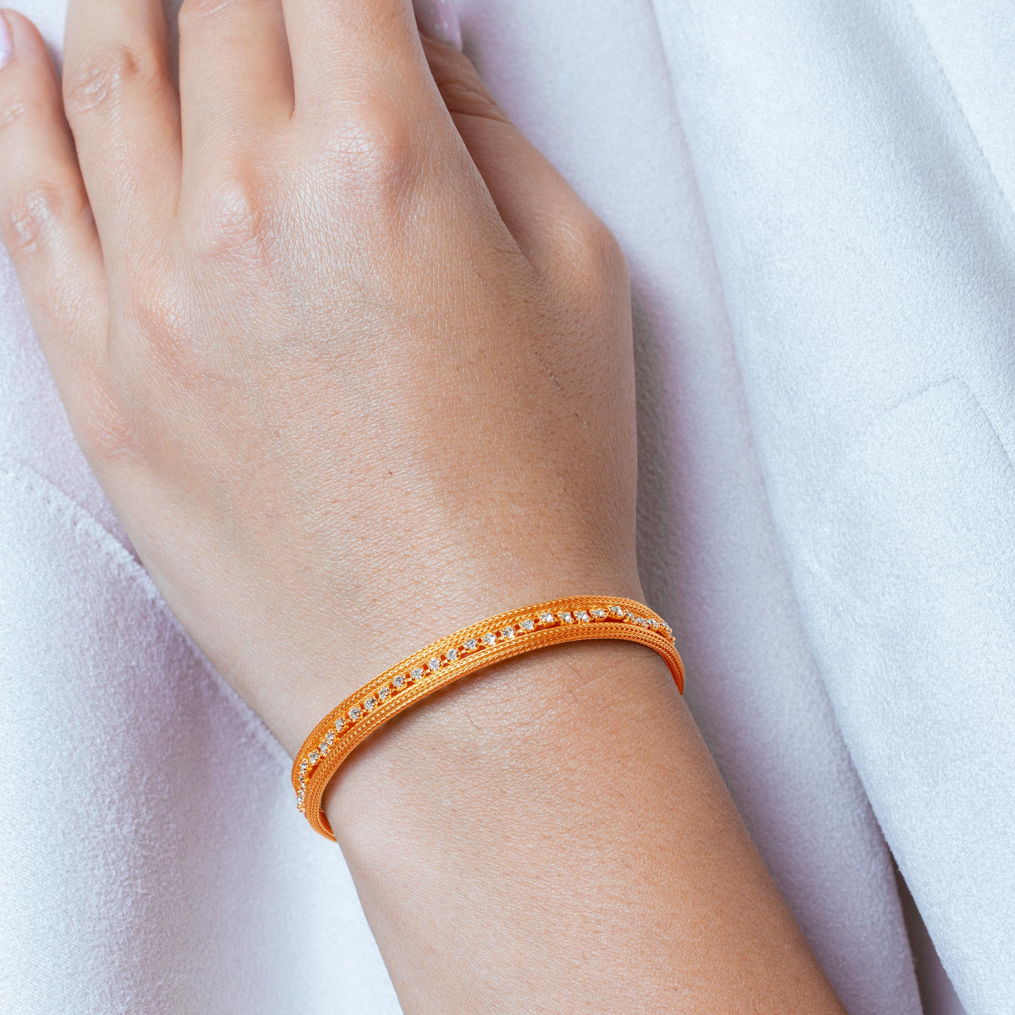 Pulsera de plata 925 chapada en oro rosa con múltiples circonitas cuadradas pequeñas y transparentes - ECB007RGP