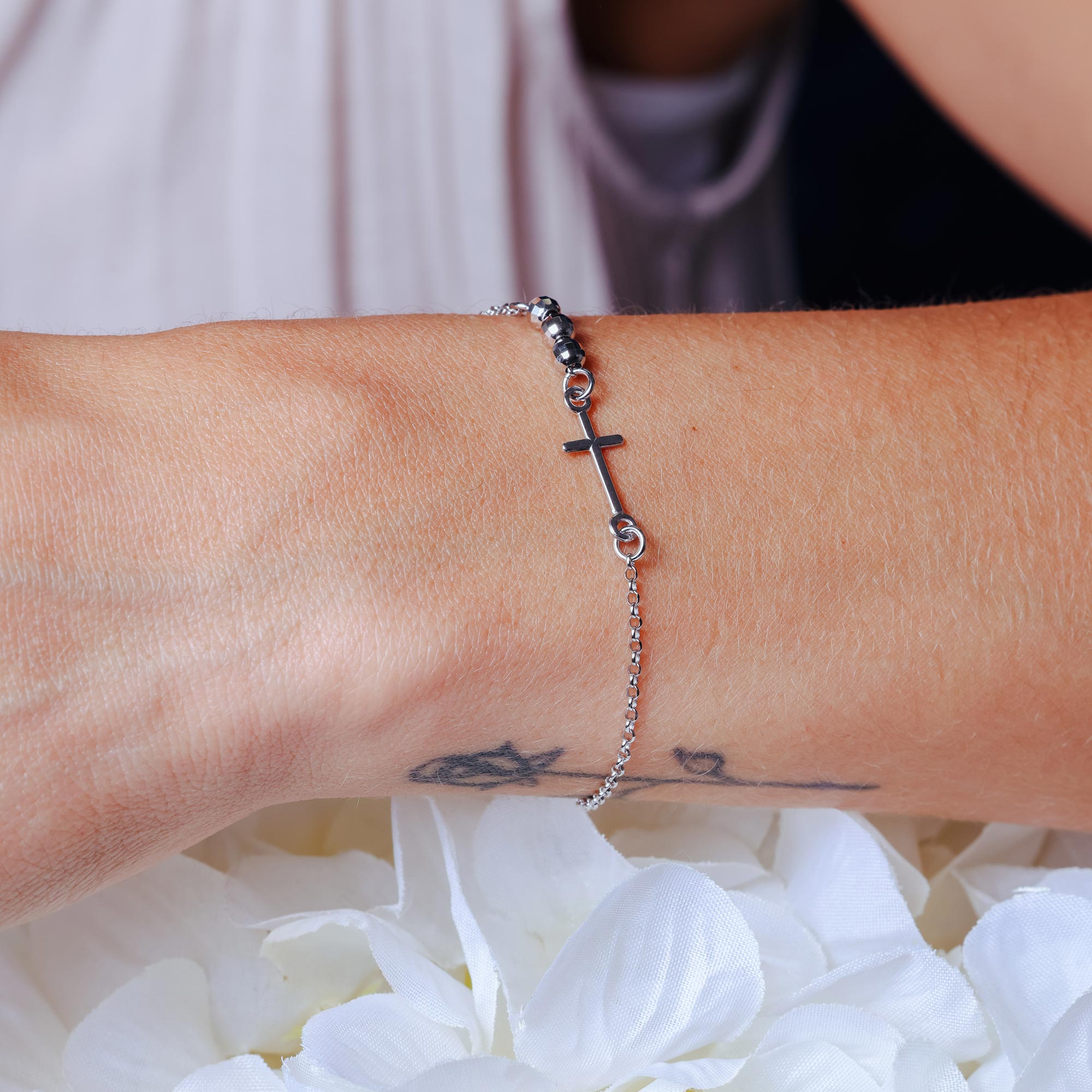 Pulsera de plata de ley 925 rodiada con cruz de 3 cuentas - GCB00003-RH