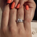 Anillo nupcial de trío con centro de pavé cuadrado chapado en rodio de plata 925 - GMR00172