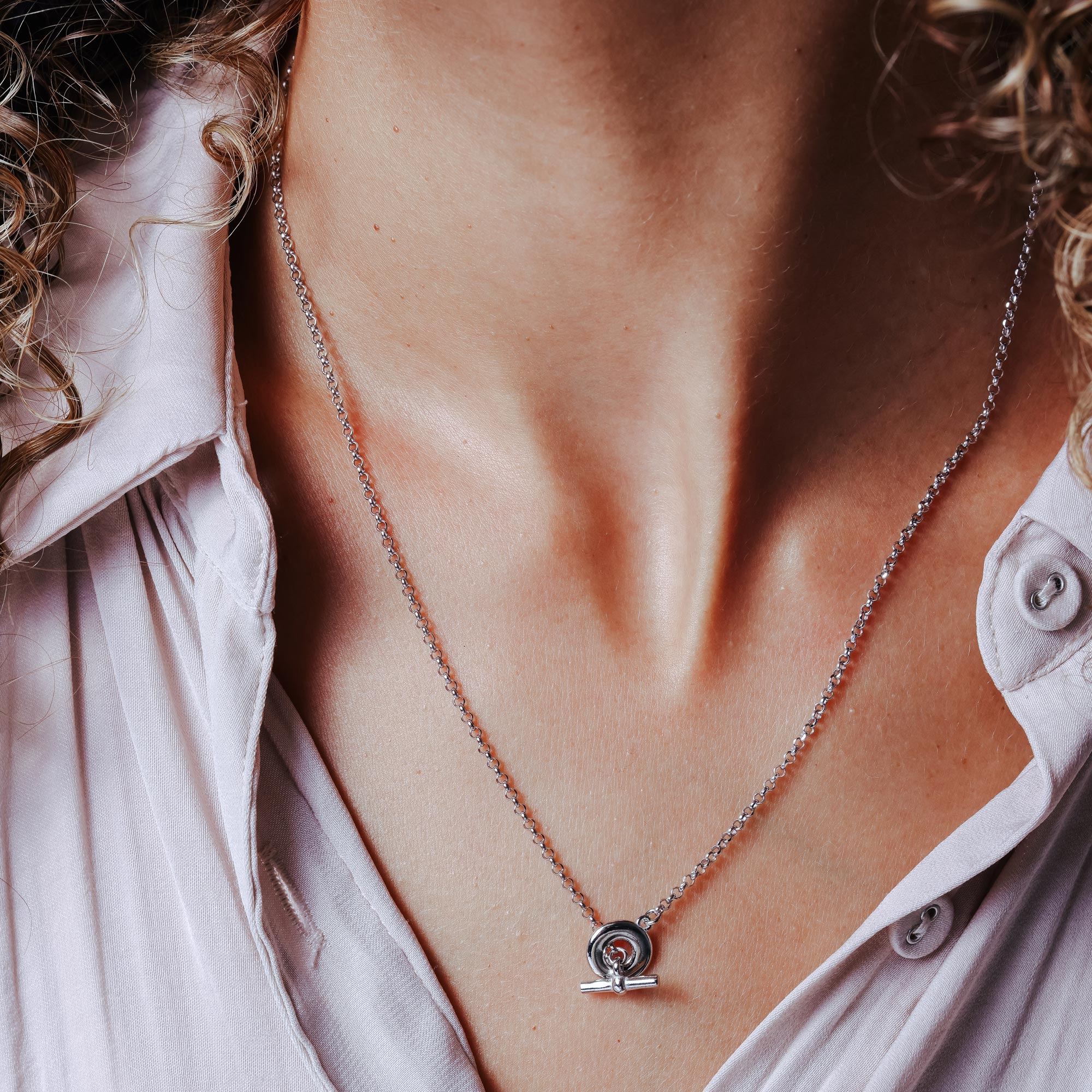 Collar ajustable de donut y barra en plata de ley 925 rodiada - ITN00161-RH