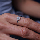 Anillo de moissanita con flor de plata de ley 925 rodiada - MGMR00004