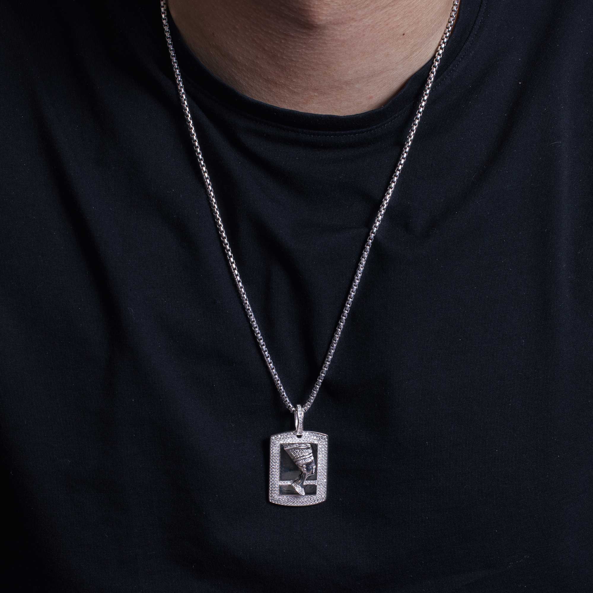 Colgante hip hop de Nefertiti egipcio con circonitas cúbicas en plata de ley 925 rodiada - SLP00025