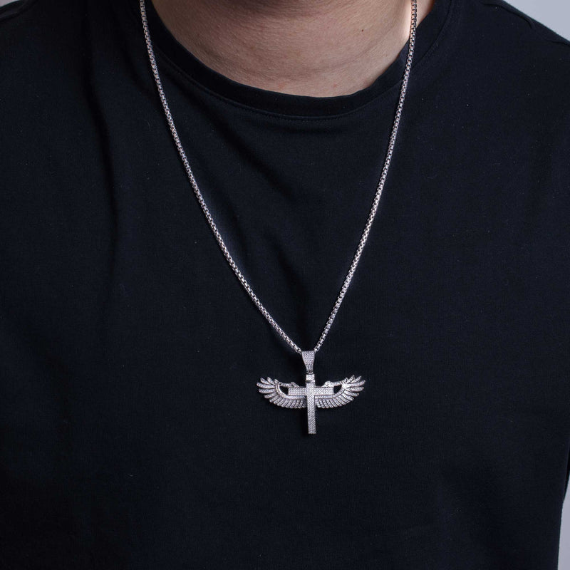 Colgante de hip hop con cruz de ala de ángel y circonita cúbica chapada en rodio en plata 925 - SLP00042.