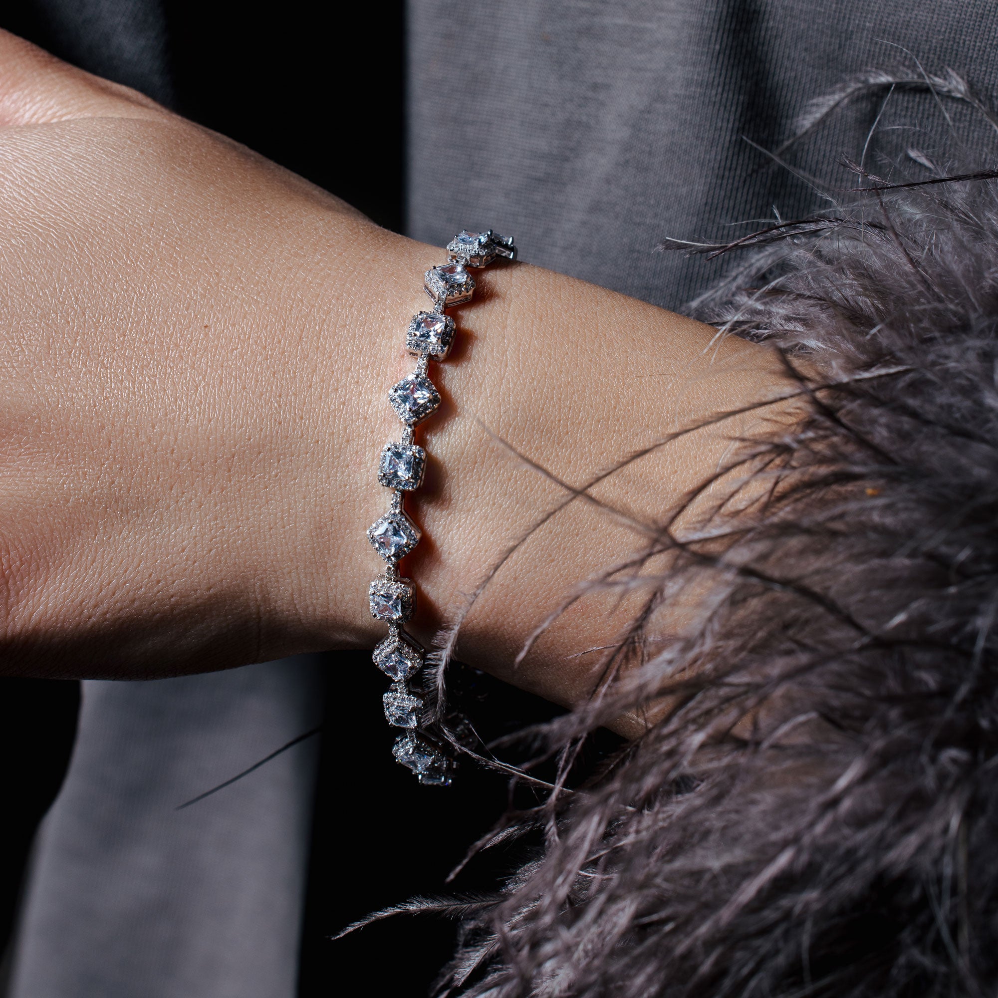 Pulsera de tenis de plata de ley 925 rodiada con circonitas cuadradas - STB00562