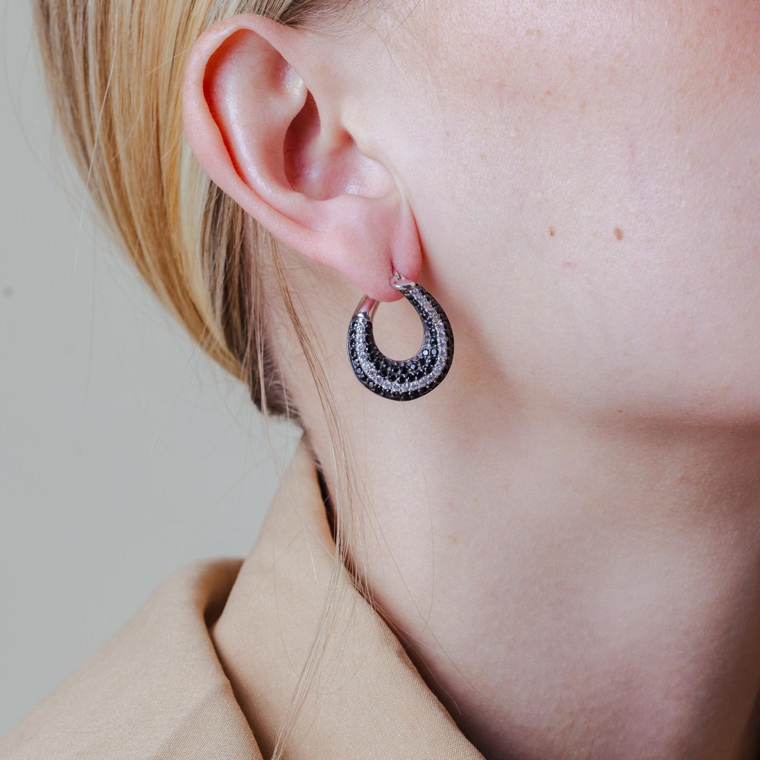 Clearance-Silver 925 Black and Silver Rhodium Plated Teardrop CZ Hoop Earrings - STE00556