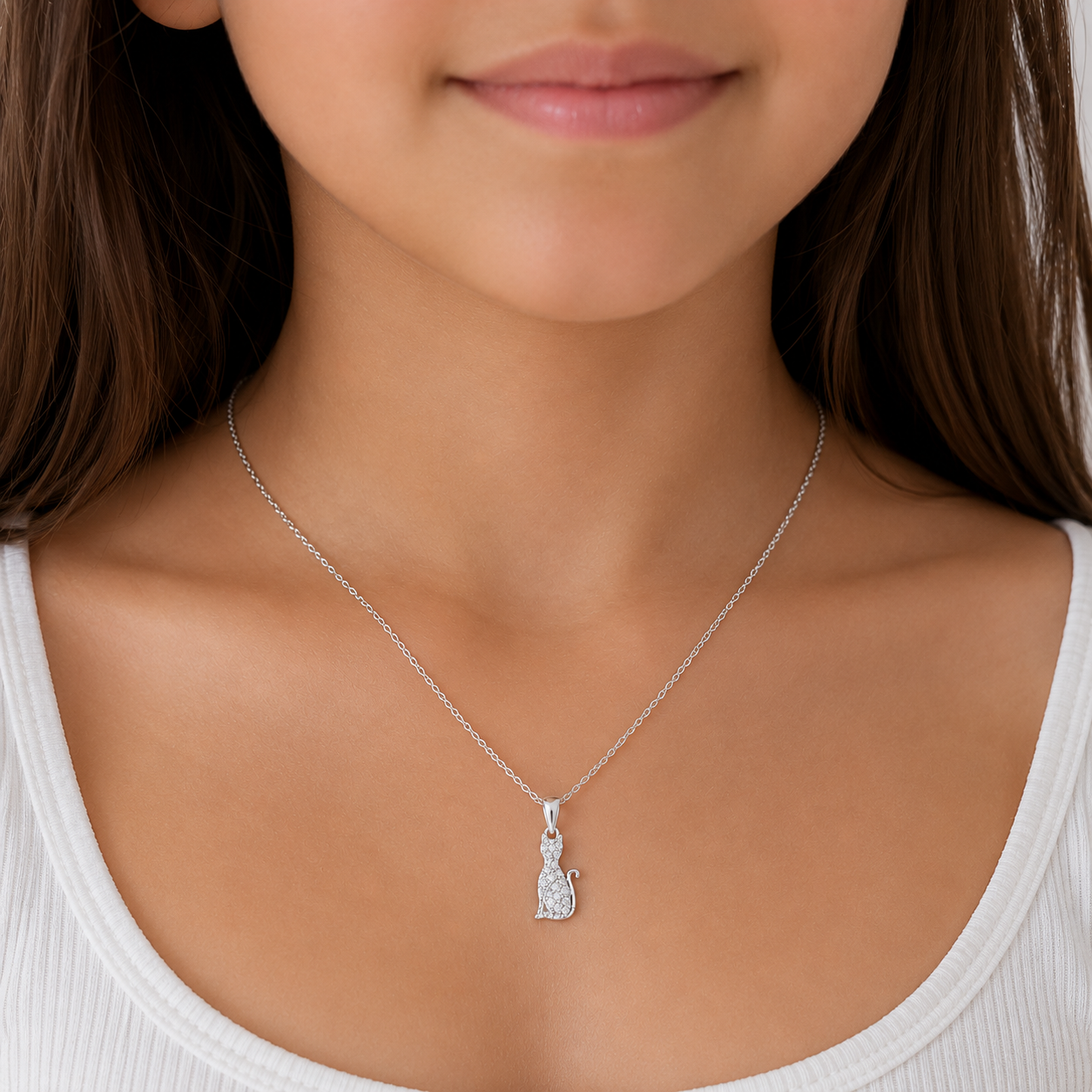 Collar con colgante de gato de circonita cúbica transparente y baño de rodio en plata 925 (Liquidación) - STP00750