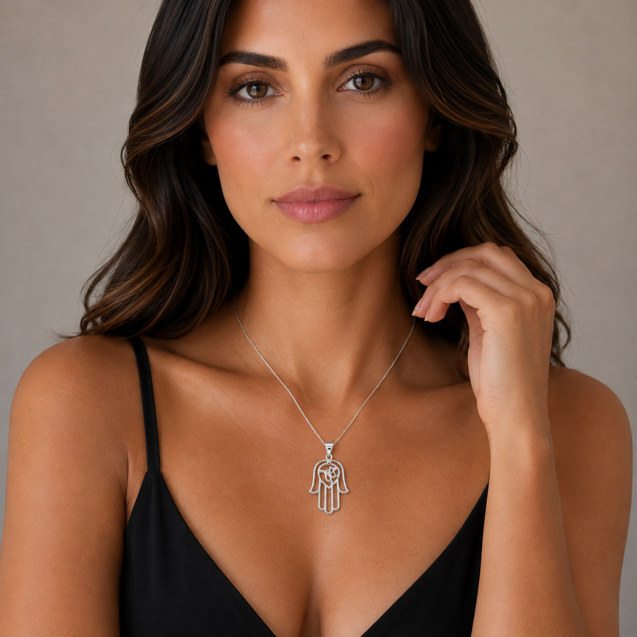 Collar con colgante Hamsa chapado en rodio en plata 925 - STP00973