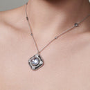 Collar con colgante de perlas CZ transparentes bañadas en rodio de plata 925 - STP01344