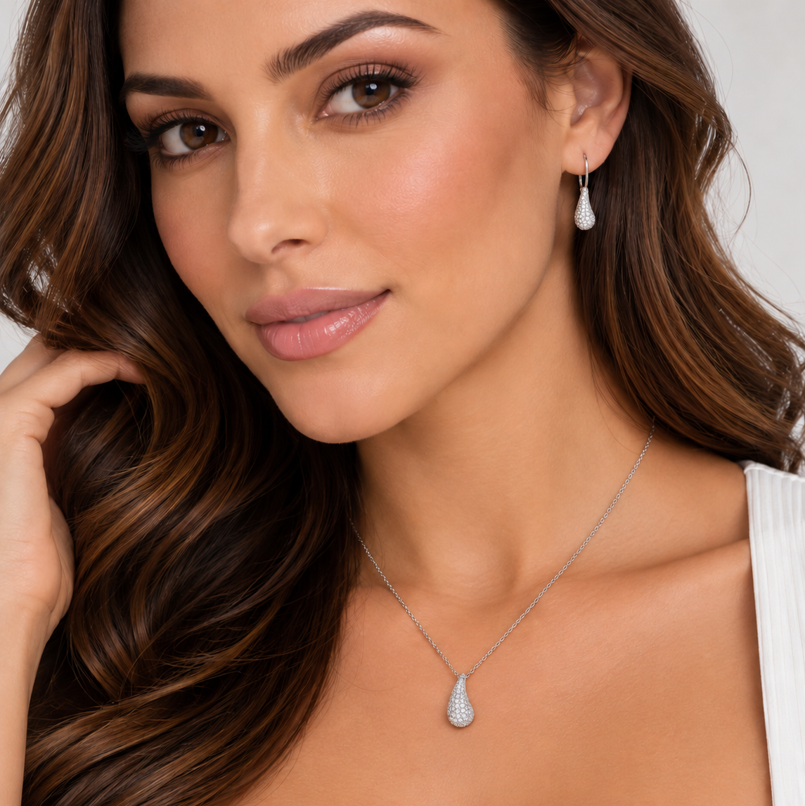Juego de aros colgantes con circonita cúbica en forma de lágrima de berenjena chapada en rodio de plata 925 - STS00134