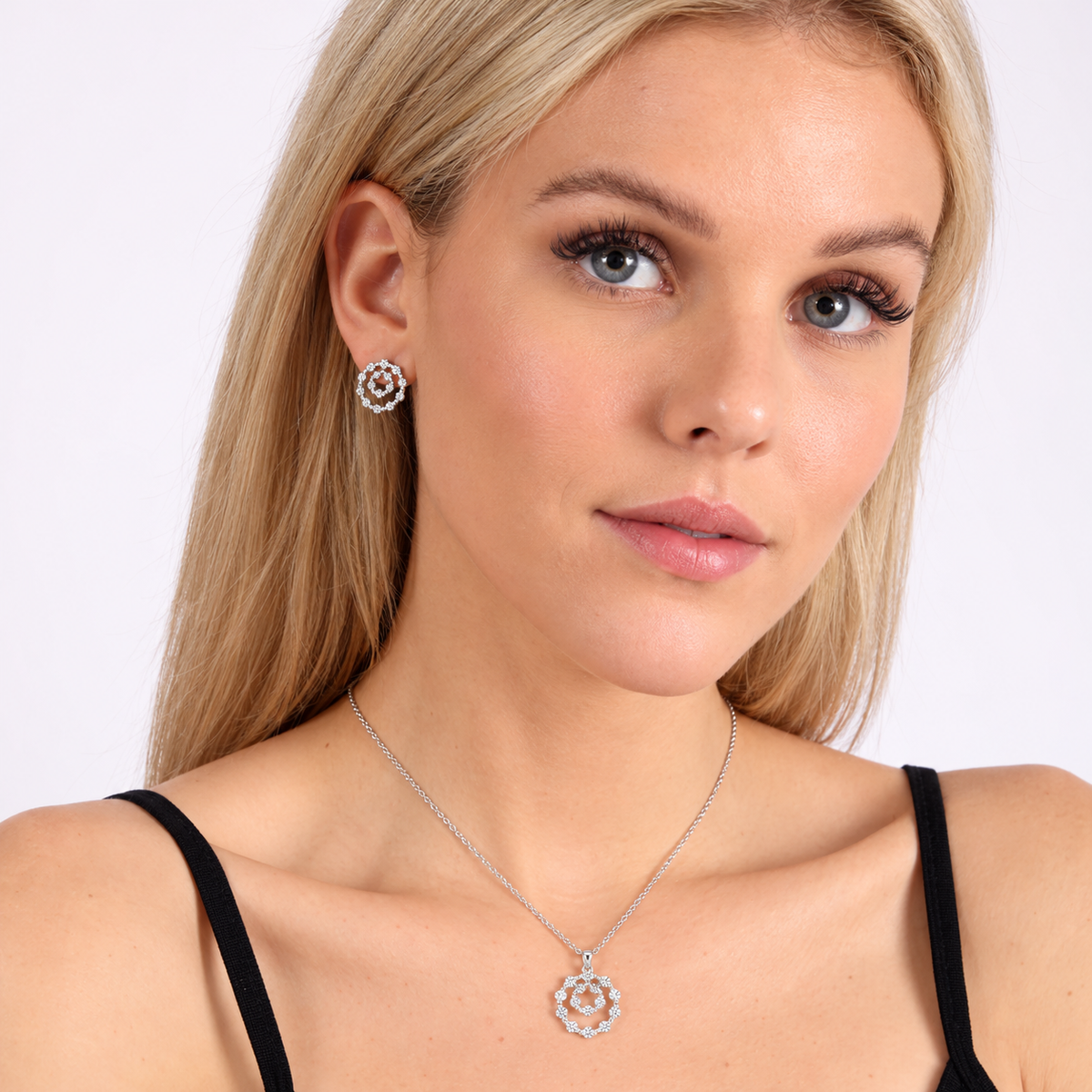 Juego de aretes y collar con circonita cúbica graduada, chapado en rodio, plata 925 - STS00166