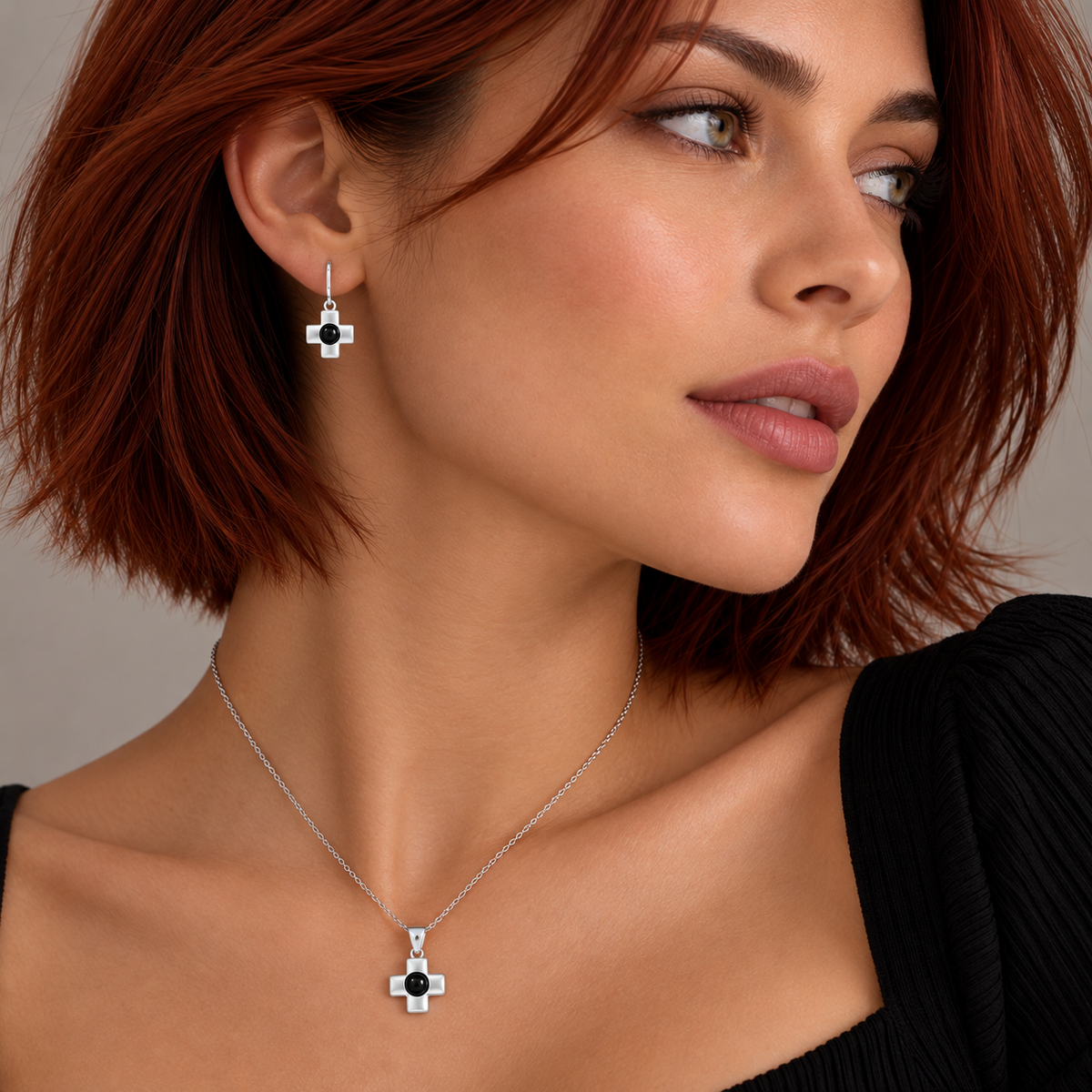 Juego de aretes y collar colgantes con palanca de ónix negro y centro de cruz chapados en rodio en plata 925 - STS00442