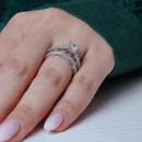 Juego de anillos de compromiso con circonita central de talla princesa pavé chapado en rodio de plata 925 - ACR00022