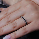 Anillo de plata 925 con medio micro pavé chapado en rodio negro y circonita transparente - ACR00059