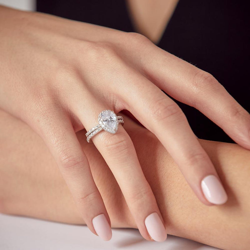 Juego de anillos de novia con circonita cúbica transparente en forma de pera bañada en rodio de plata 925 - BGR00530