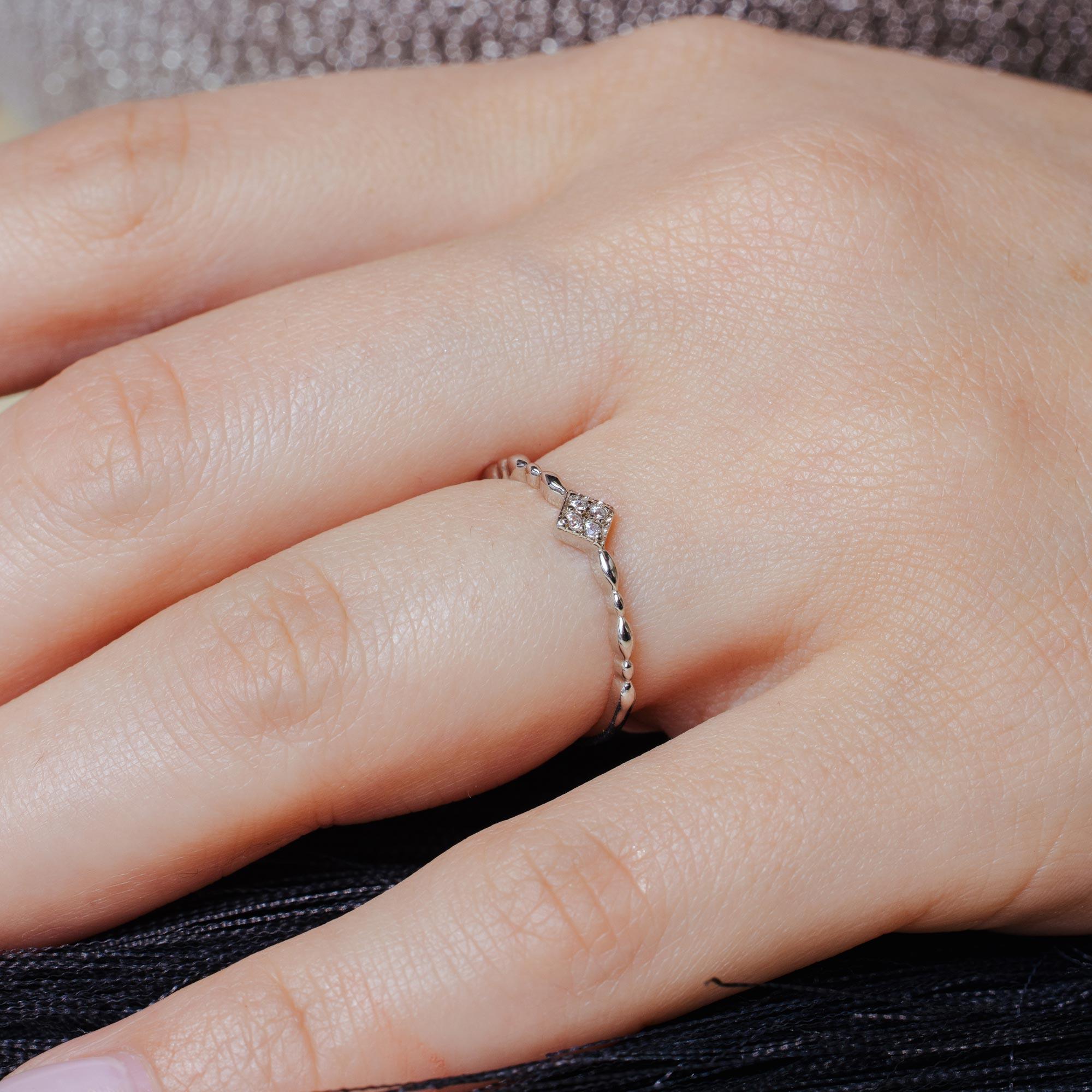 Rhodium Plated 925 Sterling Silver Diamond Shape 4 Clear CZ Ring - BGR01226CLR