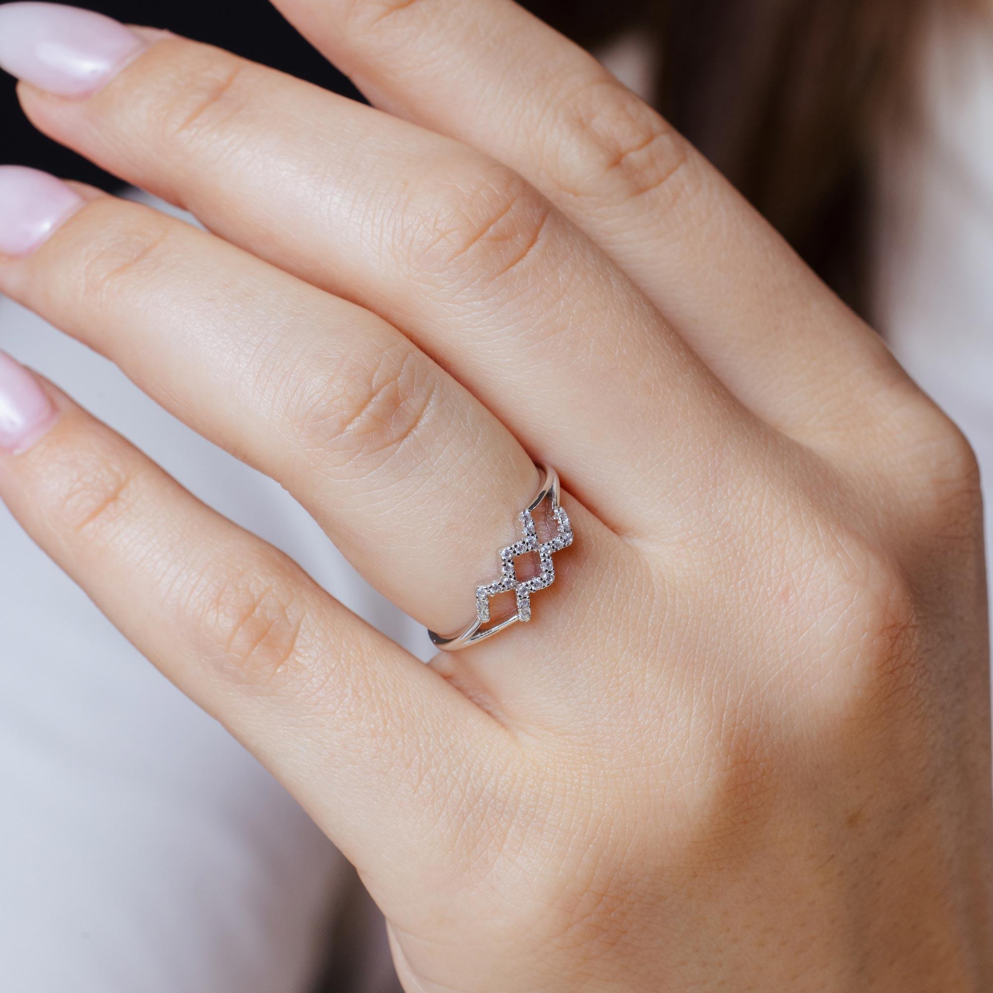 Anillo de plata de ley 925 rodiada con circonitas cúbicas y signo del zodiaco Acuario - BGR01319