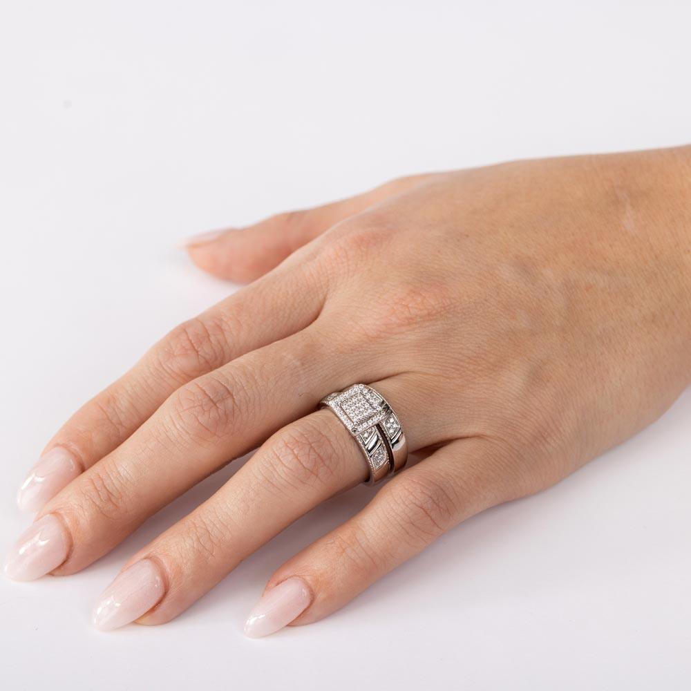 Anillo nupcial de trío con centro de pavé cuadrado chapado en rodio de plata 925 - GMR00158