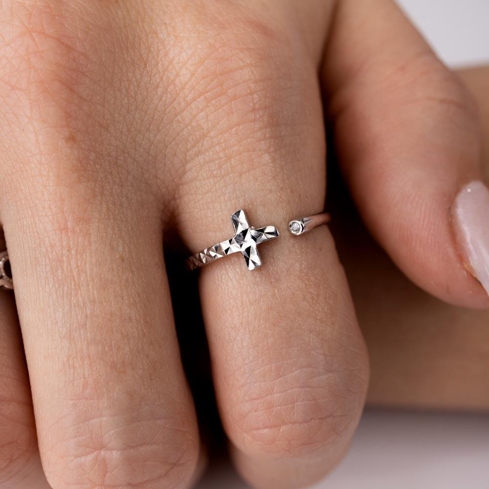 Anillo de cruz abierta con corte de diamante y circonita cúbica en plata de ley 925 rodiada - GMR00297