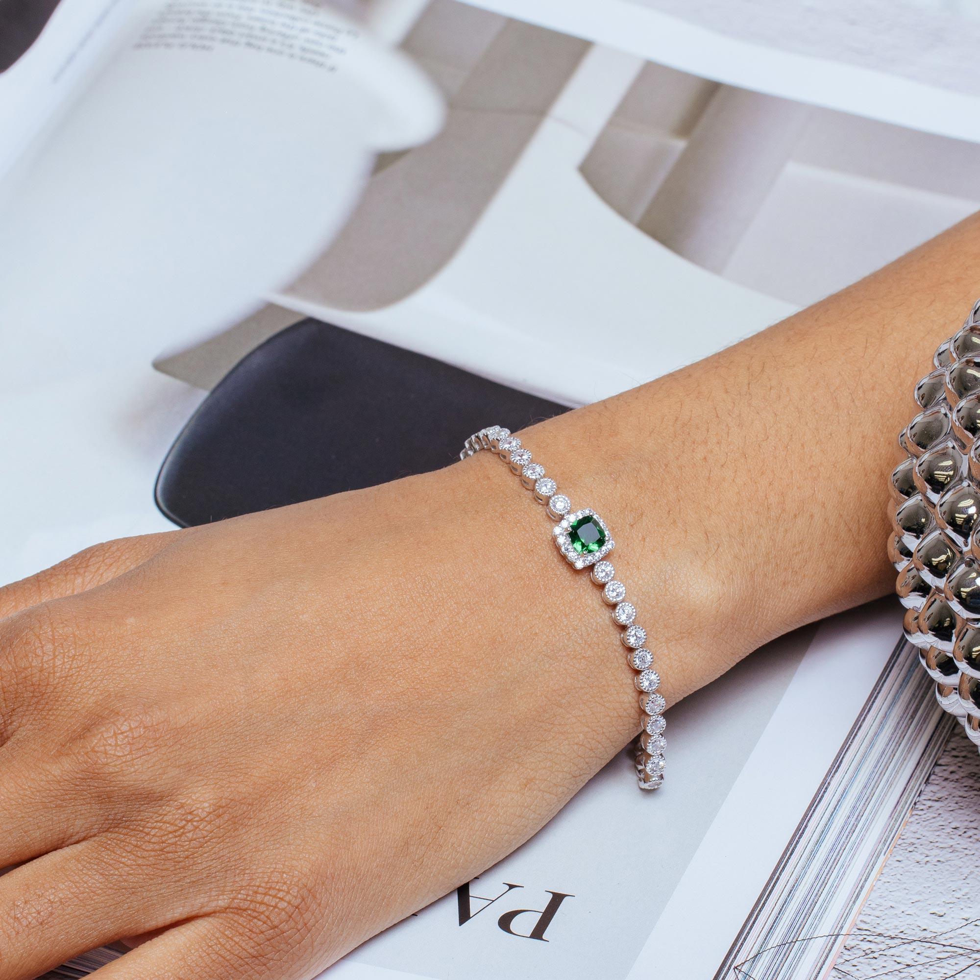 Pulsera de tenis de plata de ley 925 con circonitas verdes y centro de halo verde - BGB00363