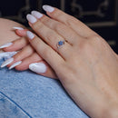 Anillo de plata de ley 925 rodiada con flor azul central y circonita cúbica - BGR01252BLU