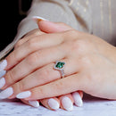 Anillo de plata de ley 925 rodiada con 4 circonitas verdes centrales y marquesa - BGR01253GRN